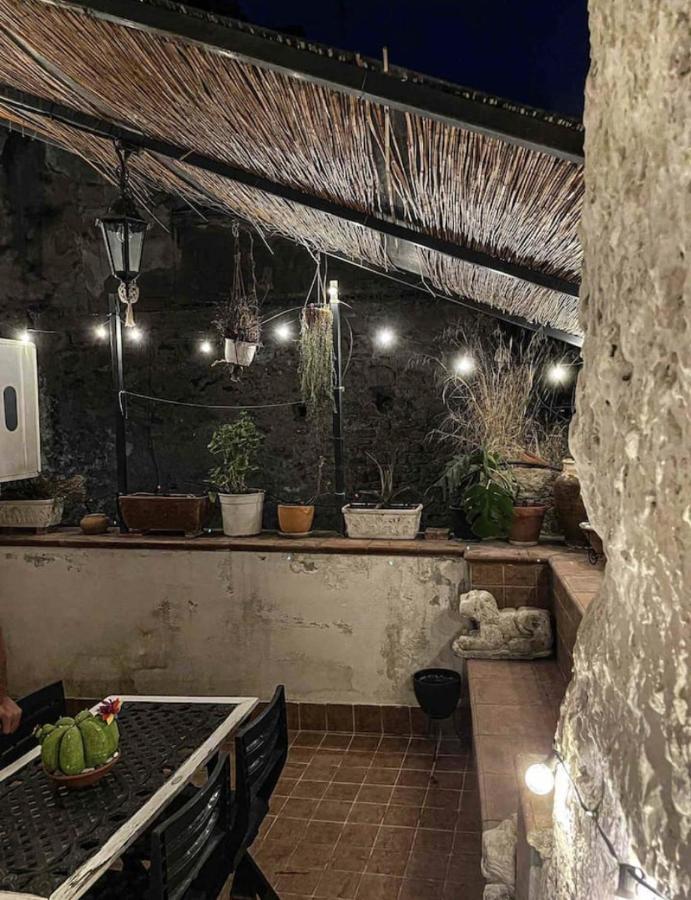 Appartamento In Pieno Centro Storico Con Terrazzo “O'Vicariello” Naples Extérieur photo