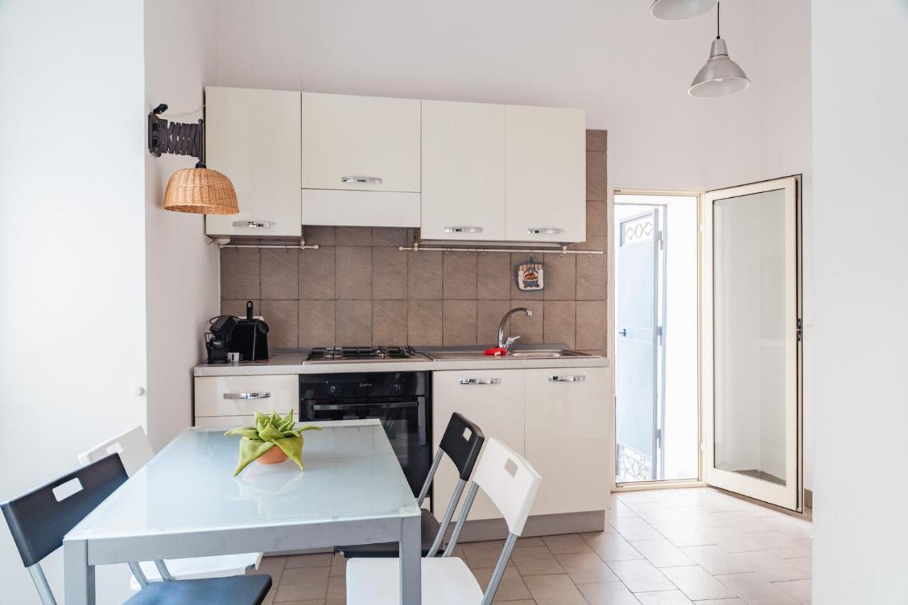 Appartamento In Pieno Centro Storico Con Terrazzo “O'Vicariello” Naples Extérieur photo